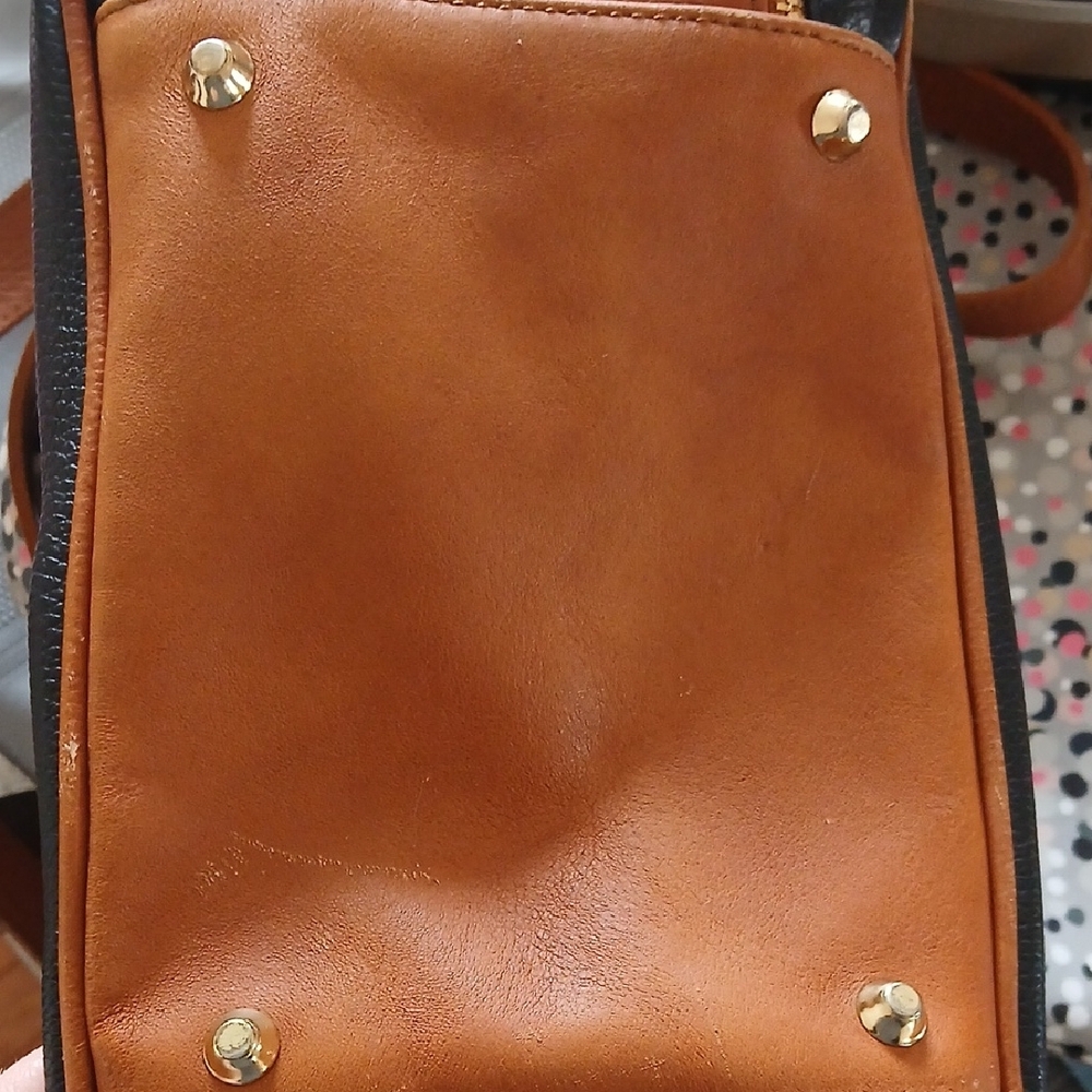 Valentina Leather Black and Brown Shoulder Bag - Picture 5 of 10